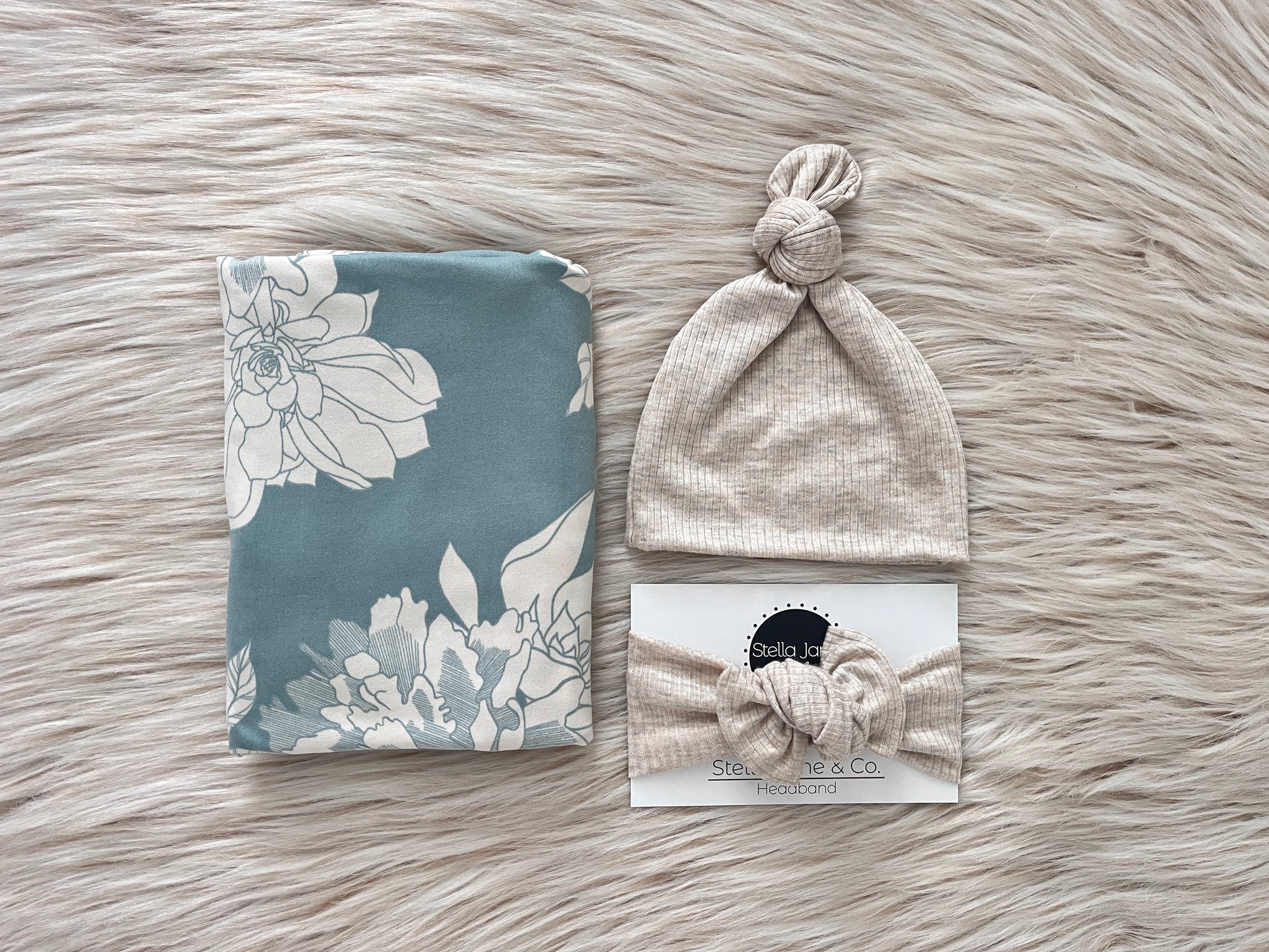 Eloise Swaddle + Oatmeal Accessories Set