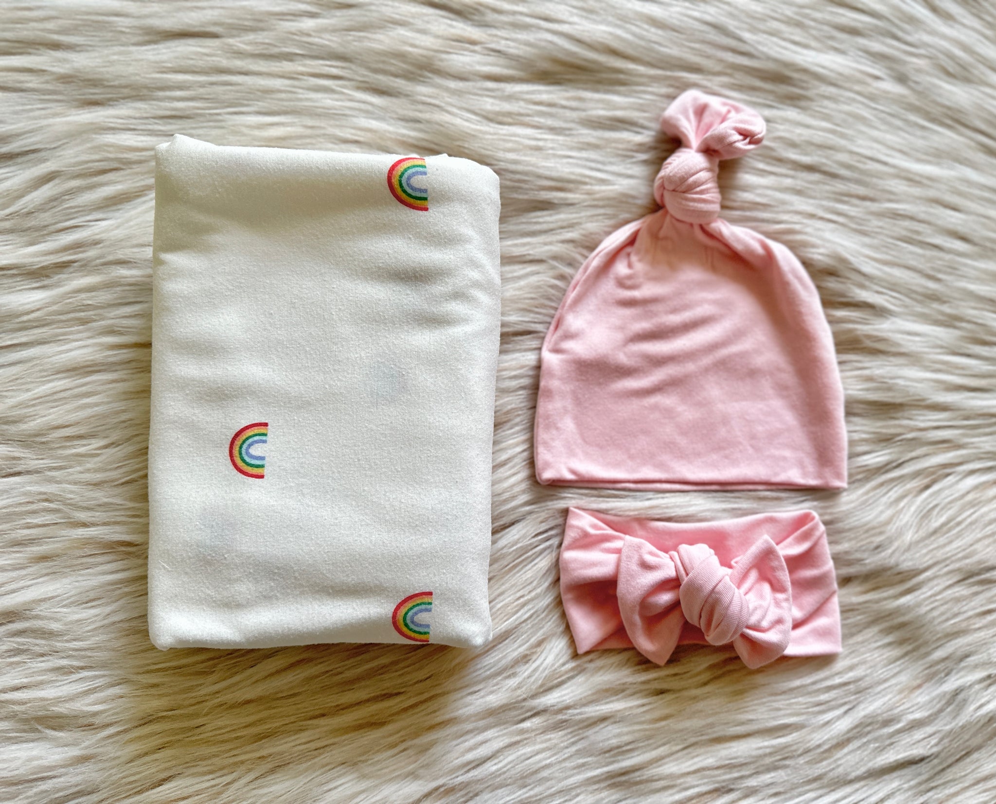 Taylor Swaddle + colored Accessories Set