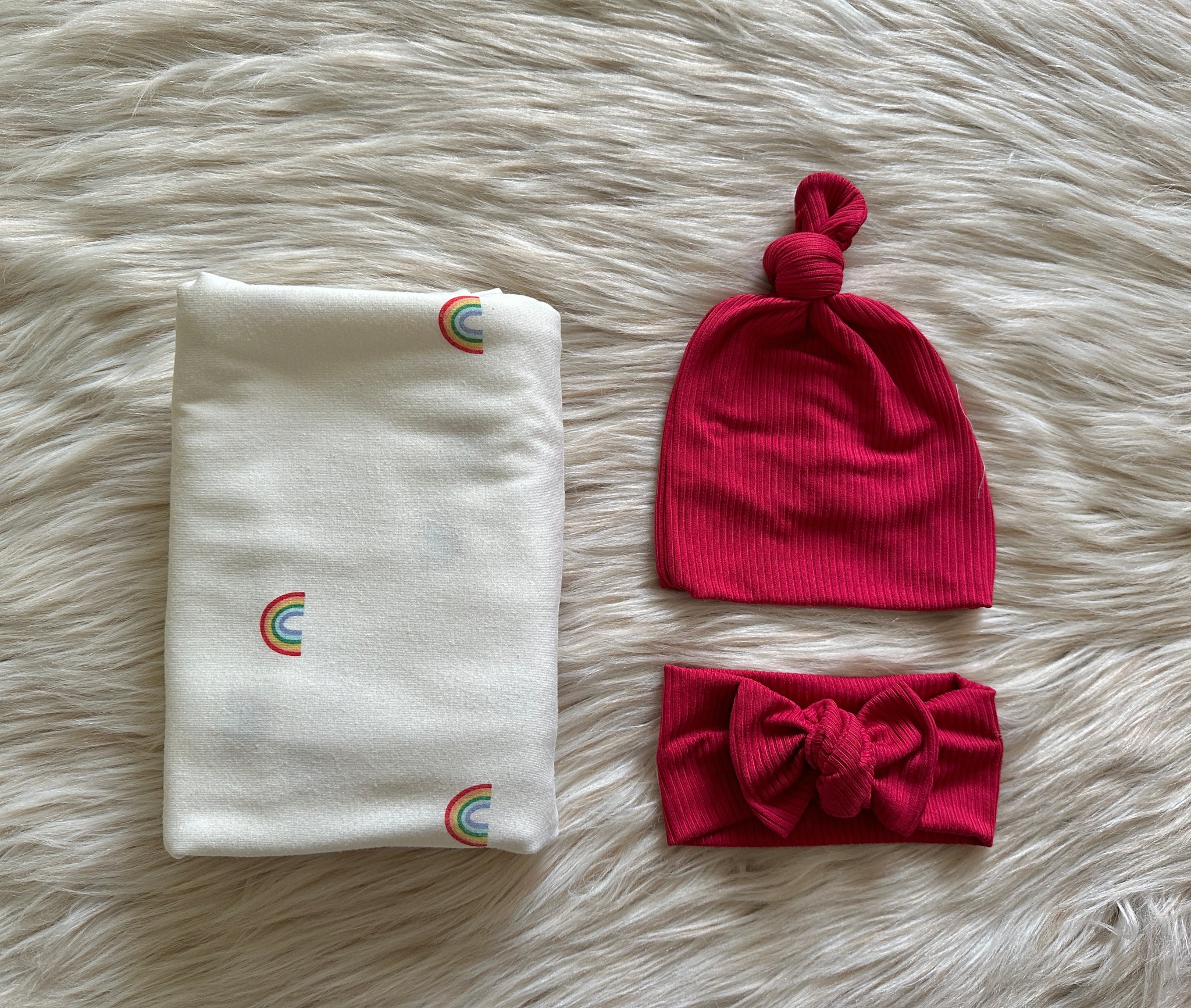 Taylor Swaddle + colored Accessories Set